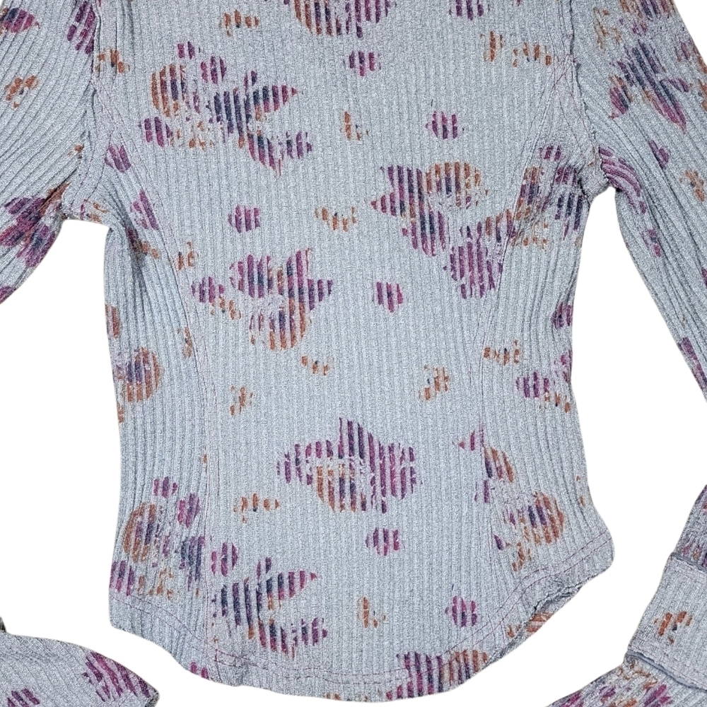 Free People Layer Me Floral Henley Top Bell-Sleeve Shirt Size XSmall - Picture 10 of 12
